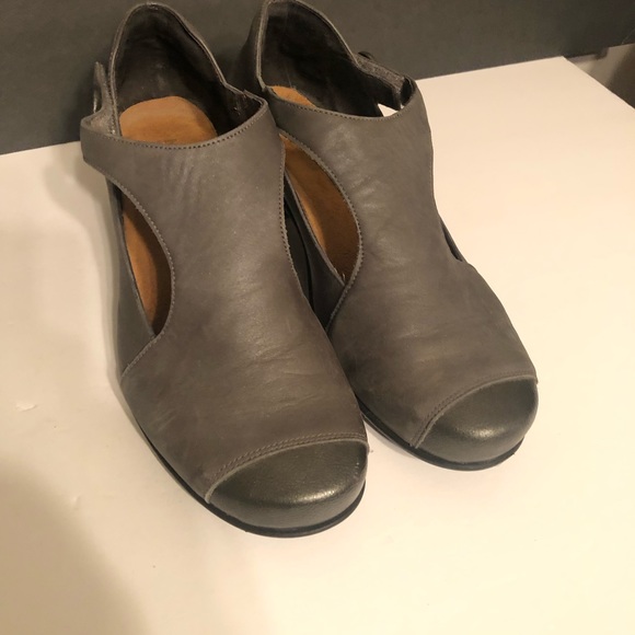 NAOT Womens Gray Mary Jane Strap Heel Sz 8 - Picture 9 of 9